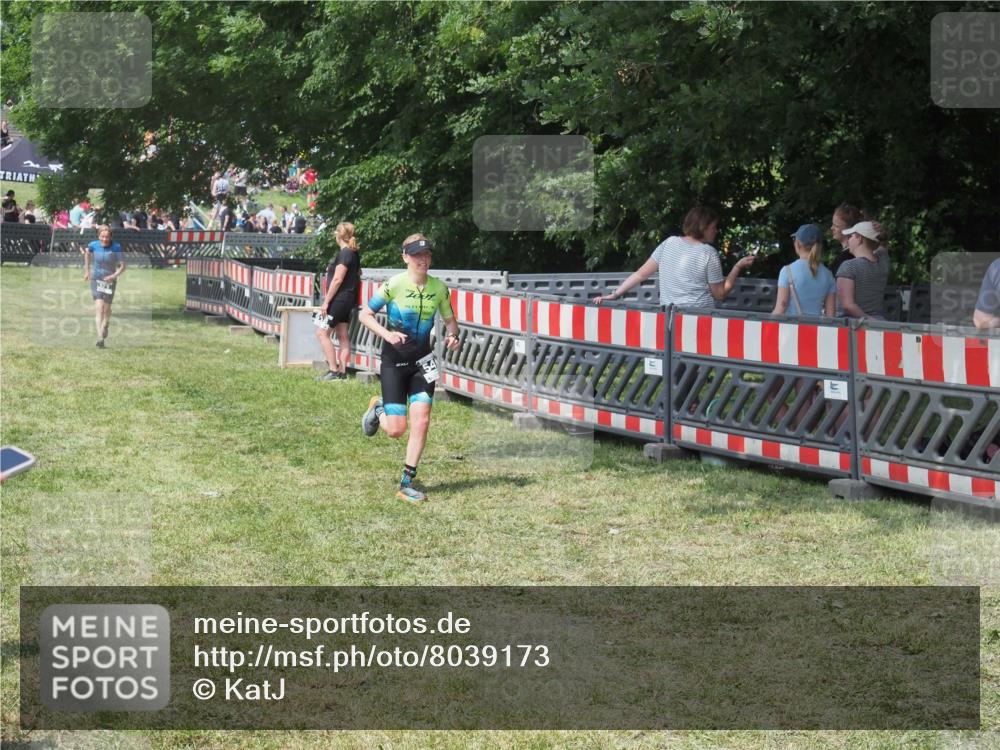 21.06.2025 - 27. Vierlanden-Triathlon KatJ http://msf.ph/oto/8039173 15.06.2025 11:35:19 Schwimmen  meine-sportfotos.de