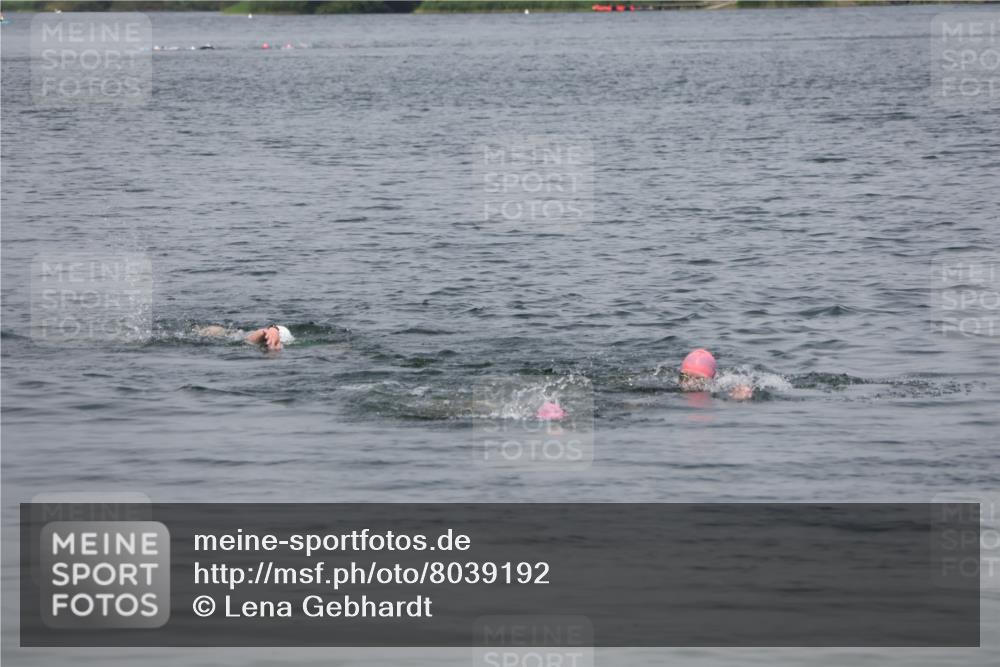 21.06.2025 - 27. Vierlanden-Triathlon Lena Gebhardt http://msf.ph/oto/8039192 15.06.2025 12:31:38 Schwimmen  meine-sportfotos.de