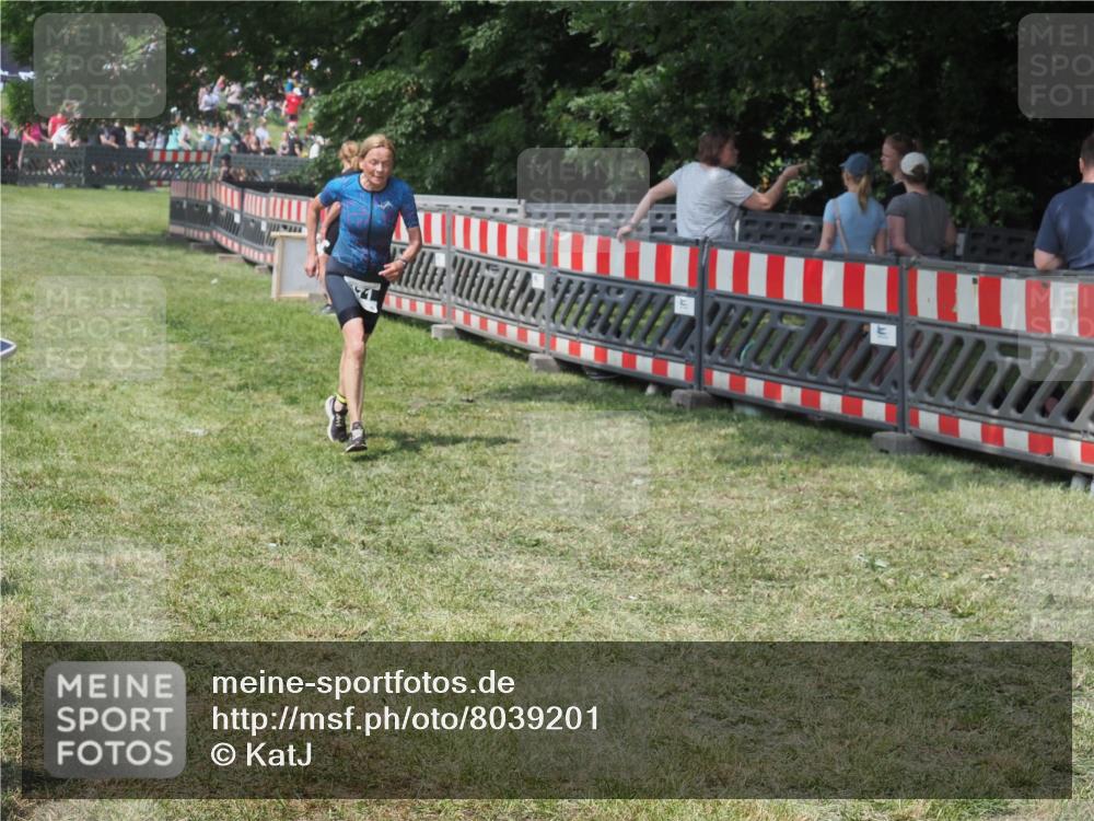 21.06.2025 - 27. Vierlanden-Triathlon KatJ http://msf.ph/oto/8039201 15.06.2025 11:35:24 Schwimmen  meine-sportfotos.de