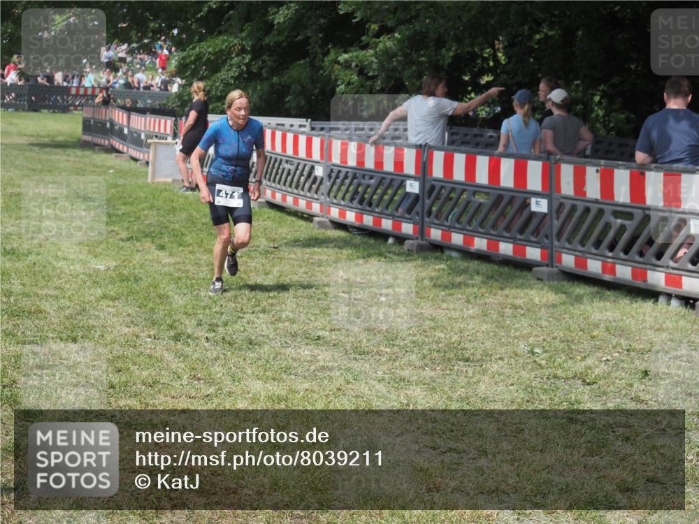 21.06.2025 - 27. Vierlanden-Triathlon KatJ http://msf.ph/oto/8039211 15.06.2025 11:35:24 Schwimmen  meine-sportfotos.de