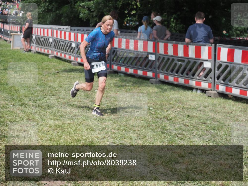 21.06.2025 - 27. Vierlanden-Triathlon KatJ http://msf.ph/oto/8039238 15.06.2025 11:35:25 Schwimmen  meine-sportfotos.de