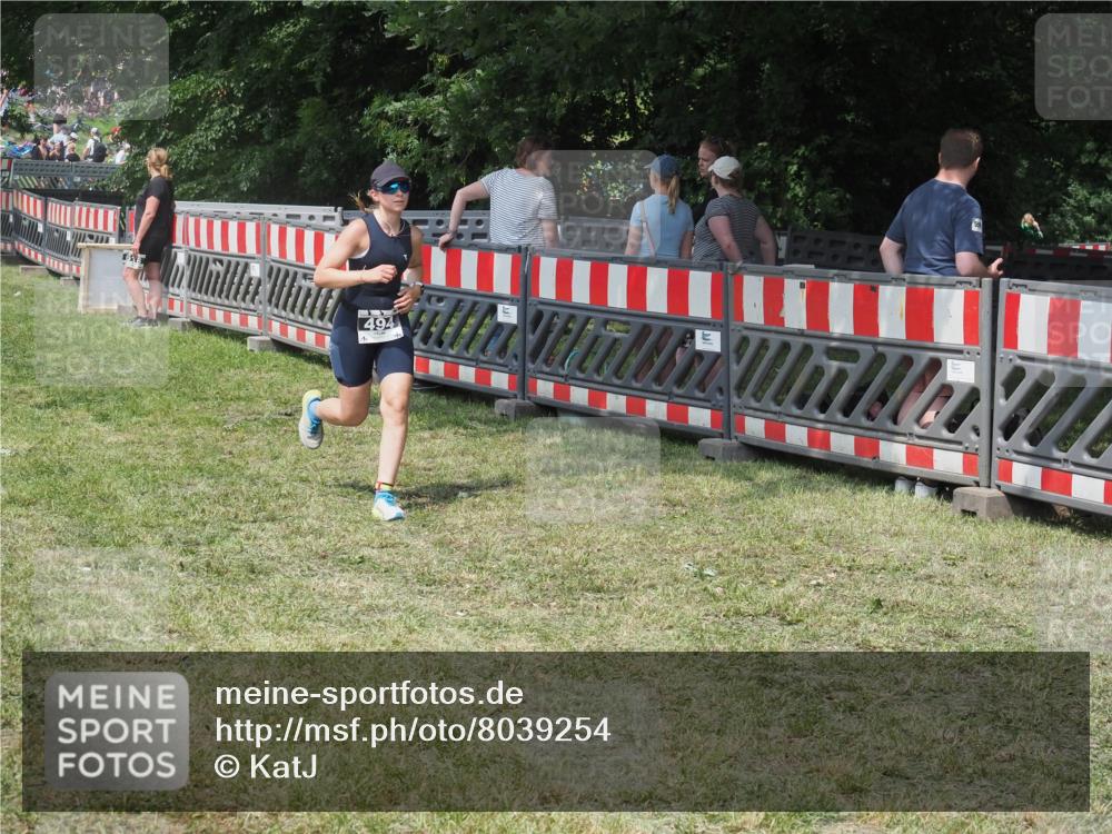 21.06.2025 - 27. Vierlanden-Triathlon KatJ http://msf.ph/oto/8039254 15.06.2025 11:35:34 Schwimmen  meine-sportfotos.de