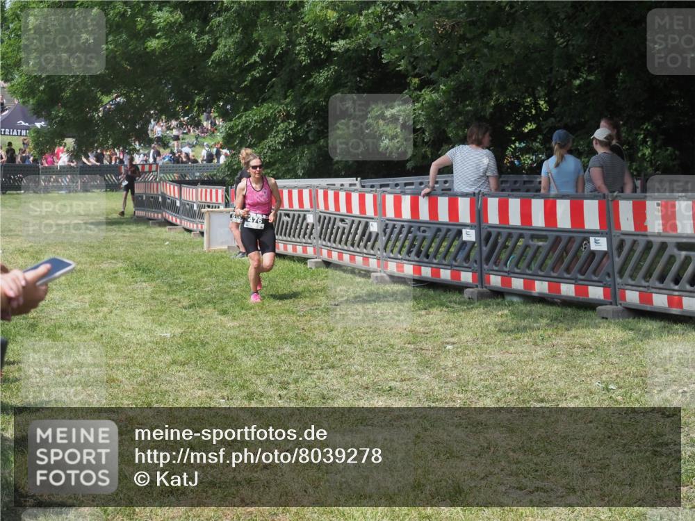 21.06.2025 - 27. Vierlanden-Triathlon KatJ http://msf.ph/oto/8039278 15.06.2025 11:35:40 Schwimmen  meine-sportfotos.de