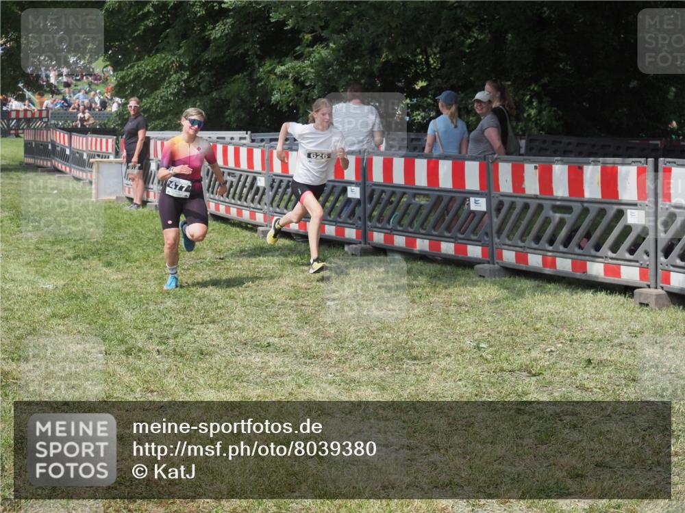 21.06.2025 - 27. Vierlanden-Triathlon KatJ http://msf.ph/oto/8039380 15.06.2025 11:35:54 Schwimmen  meine-sportfotos.de