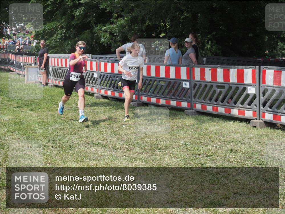 21.06.2025 - 27. Vierlanden-Triathlon KatJ http://msf.ph/oto/8039385 15.06.2025 11:35:54 Schwimmen  meine-sportfotos.de