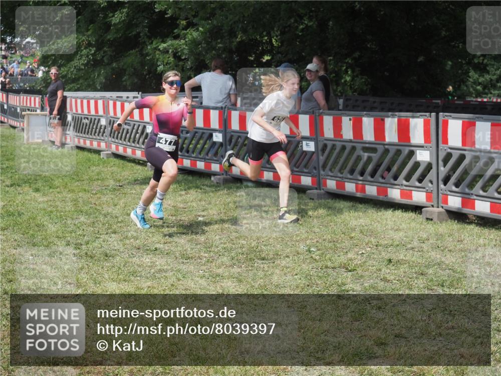 21.06.2025 - 27. Vierlanden-Triathlon KatJ http://msf.ph/oto/8039397 15.06.2025 11:35:54 Schwimmen  meine-sportfotos.de