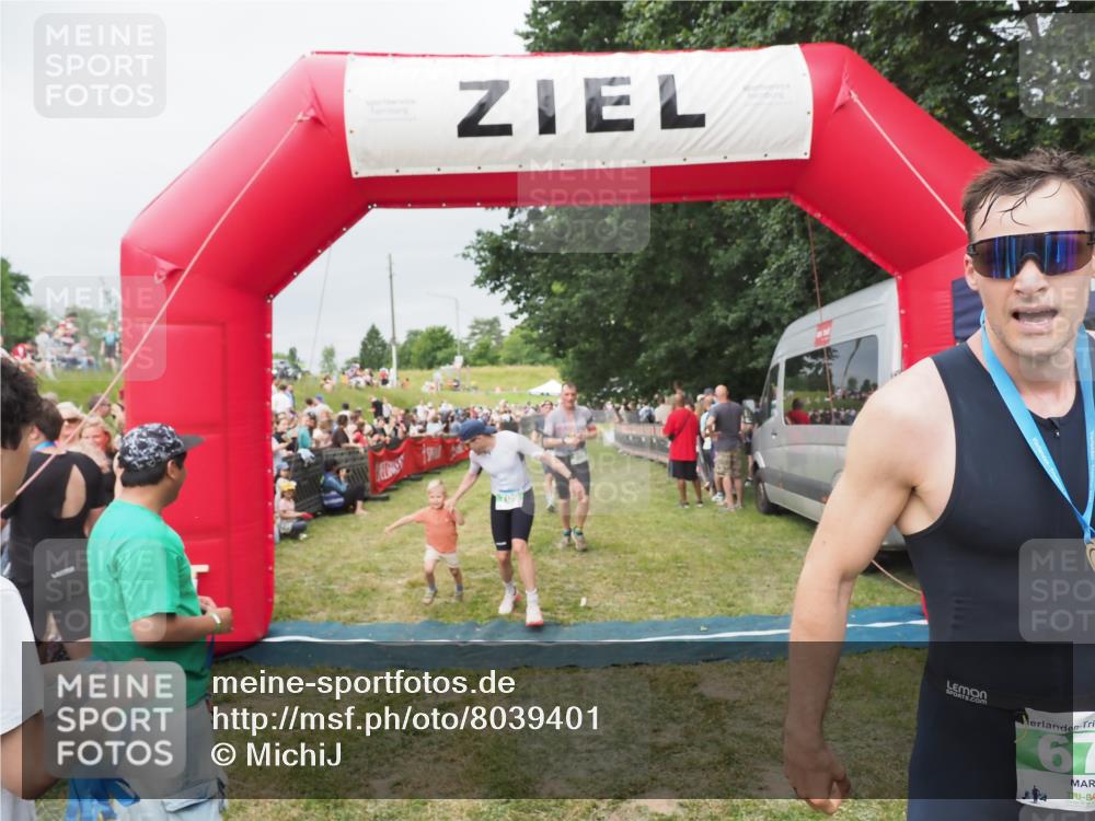 21.06.2025 - 27. Vierlanden-Triathlon MichiJ http://msf.ph/oto/8039401 15.06.2026 13:20:33 Ziel 641, 678, 688, 694, 709, 741 meine-sportfotos.de