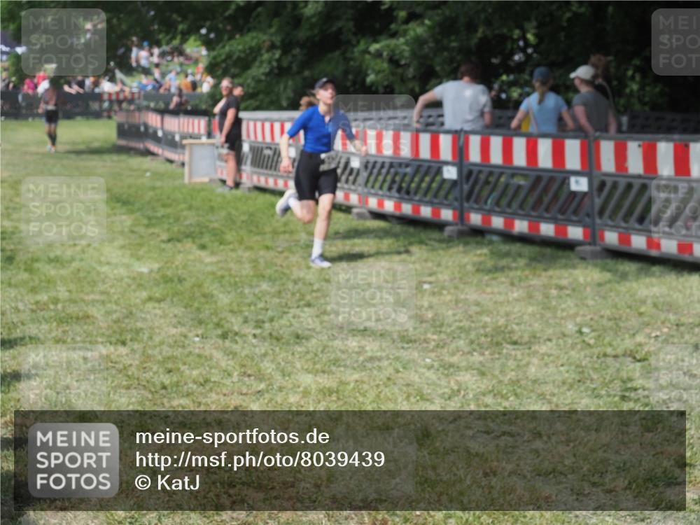 21.06.2025 - 27. Vierlanden-Triathlon KatJ http://msf.ph/oto/8039439 15.06.2025 11:36:00 Schwimmen  meine-sportfotos.de
