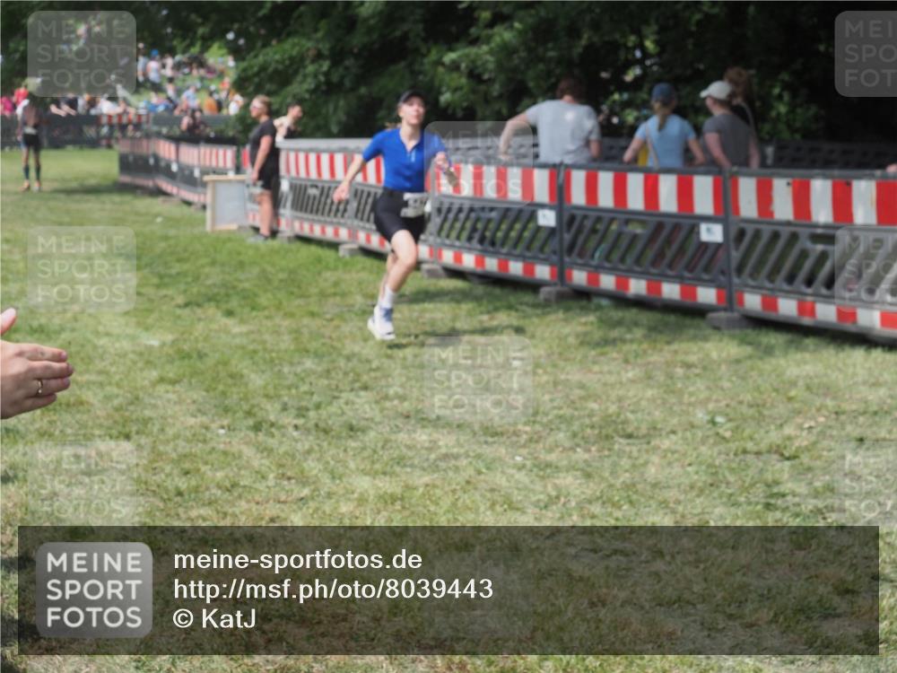 21.06.2025 - 27. Vierlanden-Triathlon KatJ http://msf.ph/oto/8039443 15.06.2025 11:36:00 Schwimmen  meine-sportfotos.de