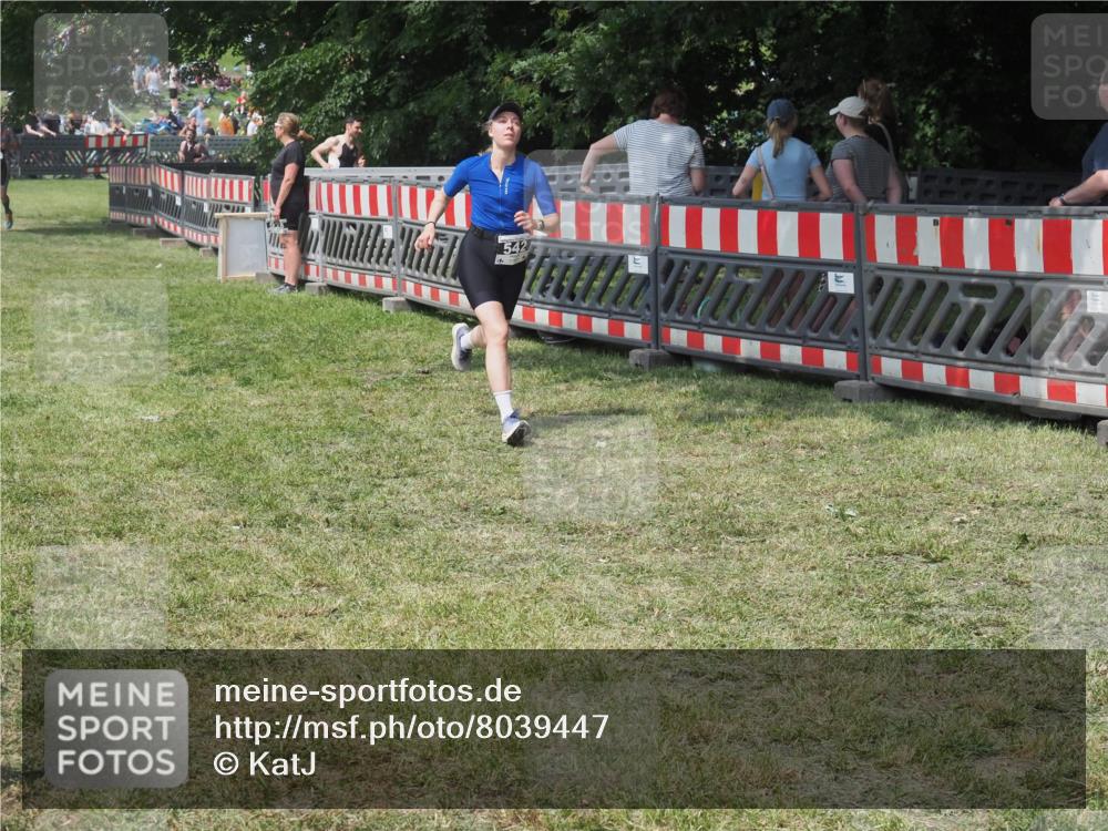 21.06.2025 - 27. Vierlanden-Triathlon KatJ http://msf.ph/oto/8039447 15.06.2025 11:36:00 Schwimmen  meine-sportfotos.de