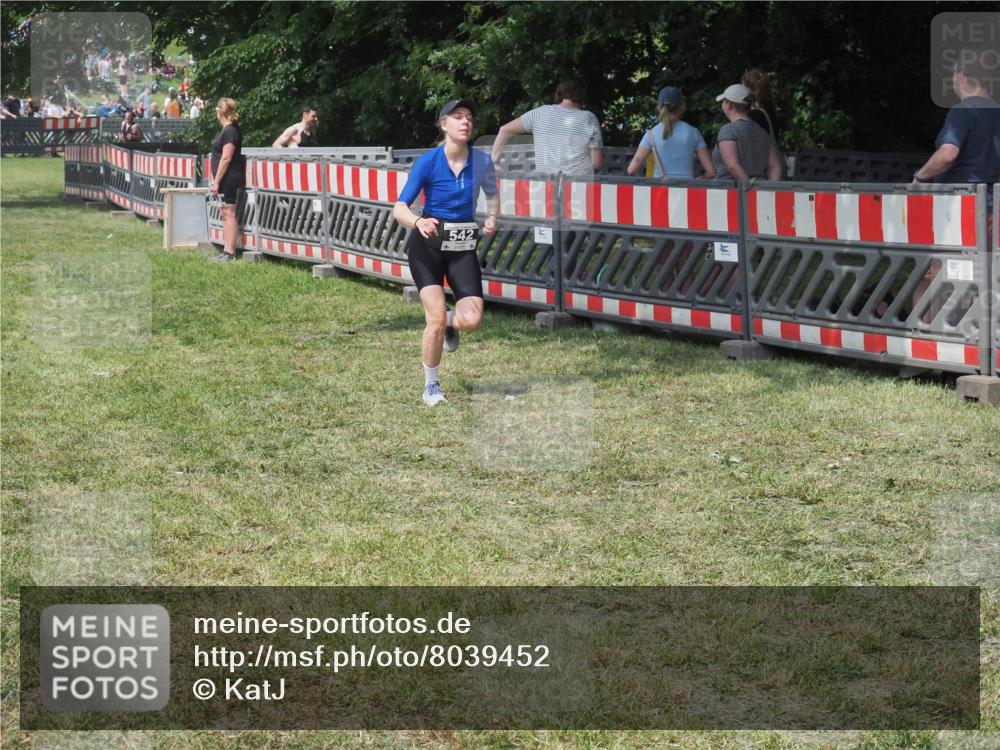 21.06.2025 - 27. Vierlanden-Triathlon KatJ http://msf.ph/oto/8039452 15.06.2025 11:36:00 Schwimmen  meine-sportfotos.de