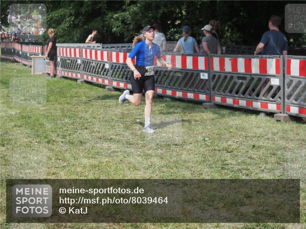 21.06.2025 - 27. Vierlanden-Triathlon KatJ http://msf.ph/oto/8039464 15.06.2025 11:36:00 Schwimmen  meine-sportfotos.de