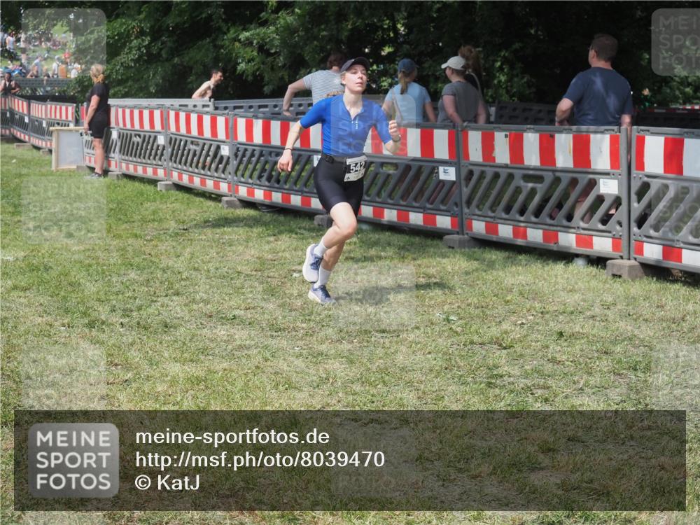 21.06.2025 - 27. Vierlanden-Triathlon KatJ http://msf.ph/oto/8039470 15.06.2025 11:36:01 Schwimmen  meine-sportfotos.de