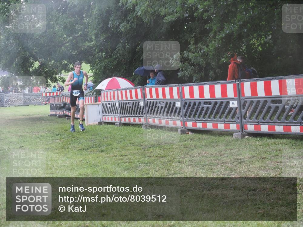 21.06.2025 - 27. Vierlanden-Triathlon KatJ http://msf.ph/oto/8039512 15.06.2025 14:23:33 Ziel 1247, 1308 meine-sportfotos.de