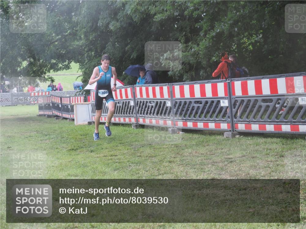 21.06.2025 - 27. Vierlanden-Triathlon KatJ http://msf.ph/oto/8039530 15.06.2025 14:23:34 Ziel 1247, 1308 meine-sportfotos.de