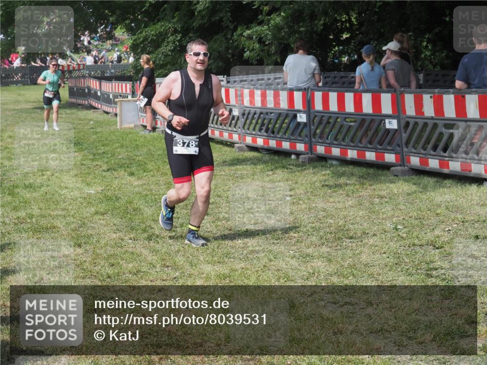 21.06.2025 - 27. Vierlanden-Triathlon KatJ http://msf.ph/oto/8039531 15.06.2025 11:36:13 Schwimmen  meine-sportfotos.de