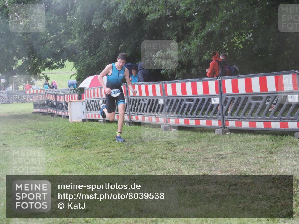 21.06.2025 - 27. Vierlanden-Triathlon KatJ http://msf.ph/oto/8039538 15.06.2025 14:23:34 Ziel 1247, 1308 meine-sportfotos.de