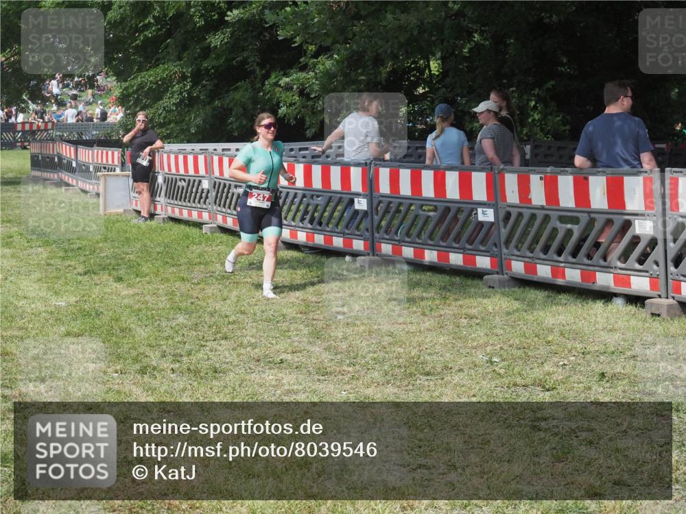21.06.2025 - 27. Vierlanden-Triathlon KatJ http://msf.ph/oto/8039546 15.06.2025 11:36:16 Schwimmen  meine-sportfotos.de