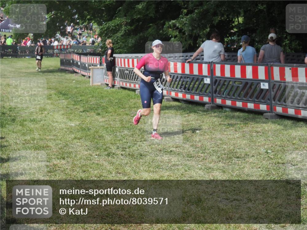 21.06.2025 - 27. Vierlanden-Triathlon KatJ http://msf.ph/oto/8039571 15.06.2025 11:36:22 Schwimmen  meine-sportfotos.de