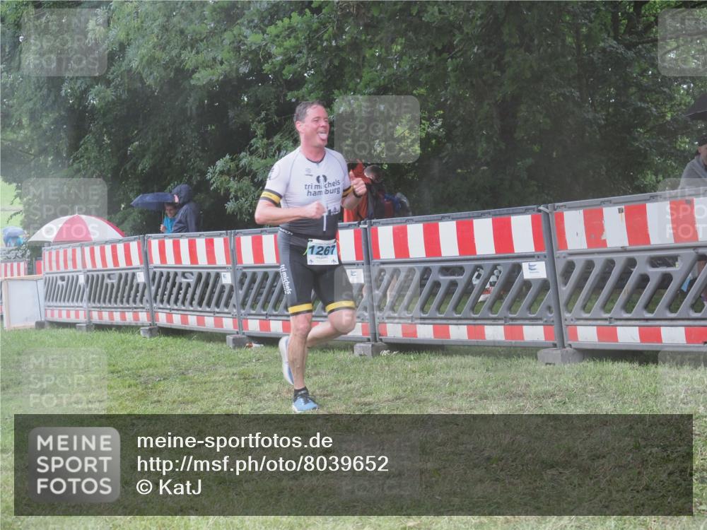 21.06.2025 - 27. Vierlanden-Triathlon KatJ http://msf.ph/oto/8039652 15.06.2025 14:23:48 Ziel 1267, 1300 meine-sportfotos.de