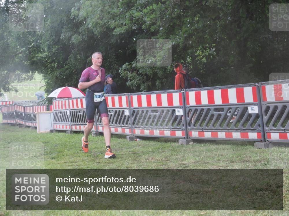 21.06.2025 - 27. Vierlanden-Triathlon KatJ http://msf.ph/oto/8039686 15.06.2025 14:23:53 Ziel 1300 meine-sportfotos.de