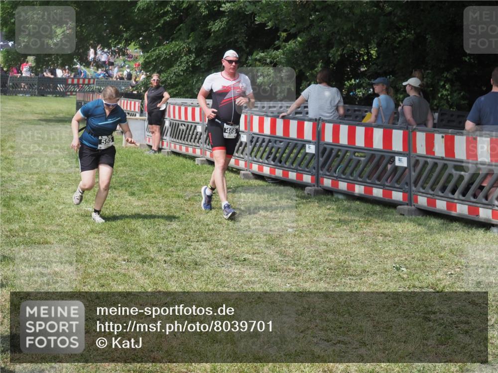21.06.2025 - 27. Vierlanden-Triathlon KatJ http://msf.ph/oto/8039701 15.06.2025 11:36:50 Schwimmen  meine-sportfotos.de