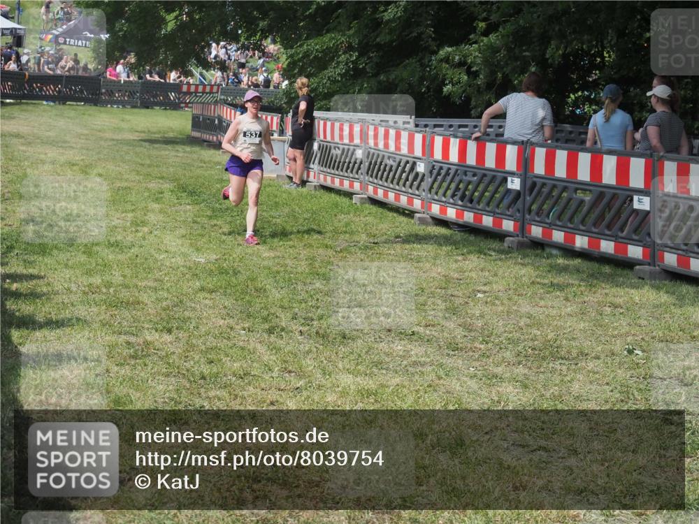 21.06.2025 - 27. Vierlanden-Triathlon KatJ http://msf.ph/oto/8039754 15.06.2025 11:37:01 Schwimmen  meine-sportfotos.de