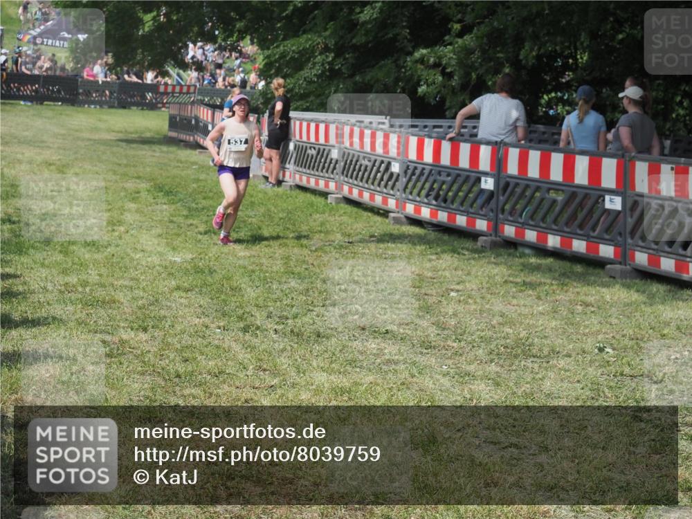 21.06.2025 - 27. Vierlanden-Triathlon KatJ http://msf.ph/oto/8039759 15.06.2025 11:37:01 Schwimmen  meine-sportfotos.de