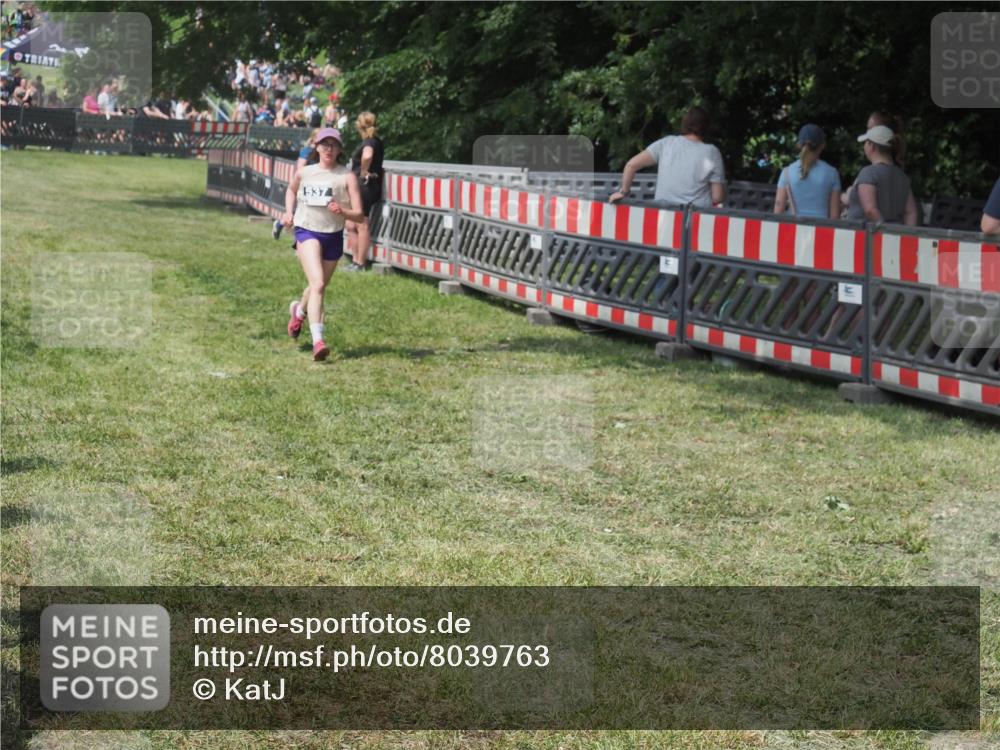 21.06.2025 - 27. Vierlanden-Triathlon KatJ http://msf.ph/oto/8039763 15.06.2025 11:37:01 Schwimmen  meine-sportfotos.de