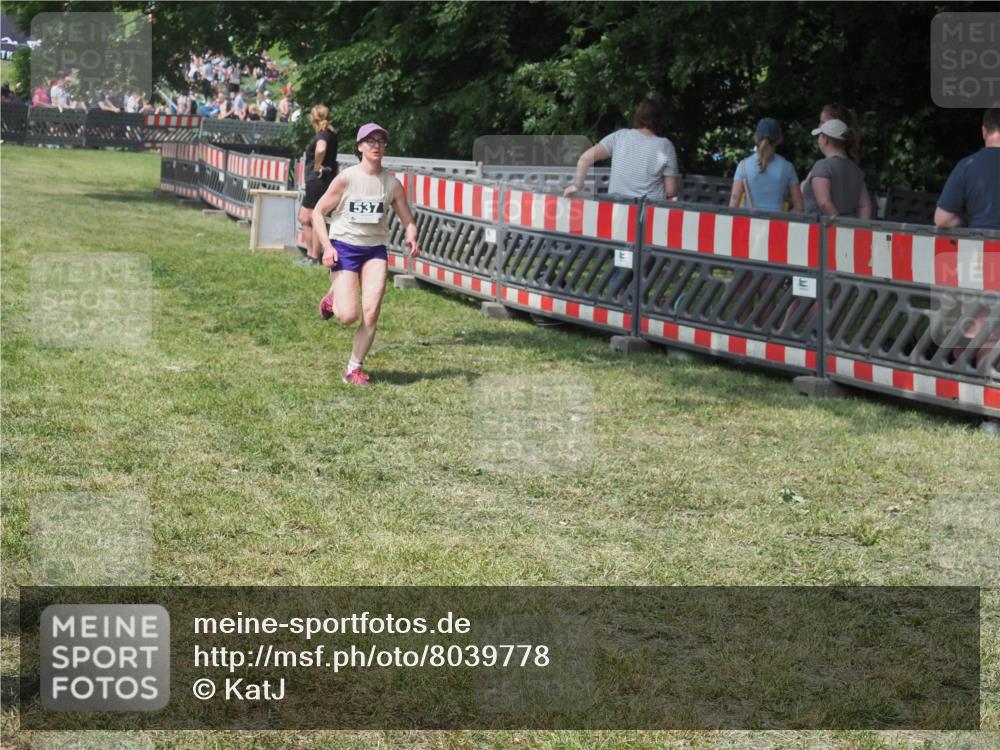 21.06.2025 - 27. Vierlanden-Triathlon KatJ http://msf.ph/oto/8039778 15.06.2025 11:37:02 Schwimmen  meine-sportfotos.de