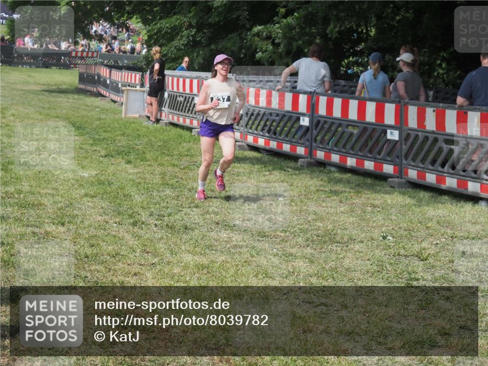21.06.2025 - 27. Vierlanden-Triathlon KatJ http://msf.ph/oto/8039782 15.06.2025 11:37:02 Schwimmen  meine-sportfotos.de