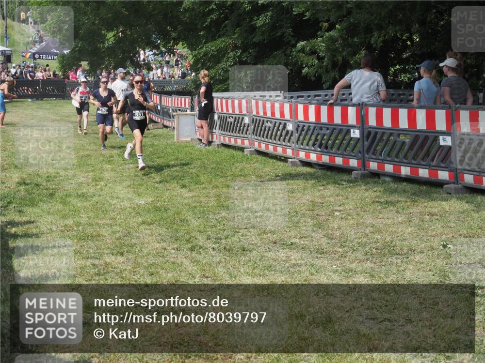 21.06.2025 - 27. Vierlanden-Triathlon KatJ http://msf.ph/oto/8039797 15.06.2025 11:37:24 Schwimmen  meine-sportfotos.de