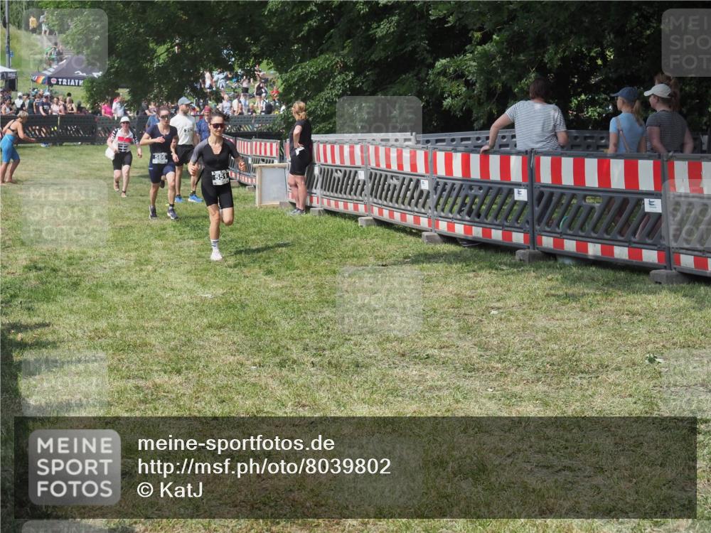 21.06.2025 - 27. Vierlanden-Triathlon KatJ http://msf.ph/oto/8039802 15.06.2025 11:37:24 Schwimmen  meine-sportfotos.de