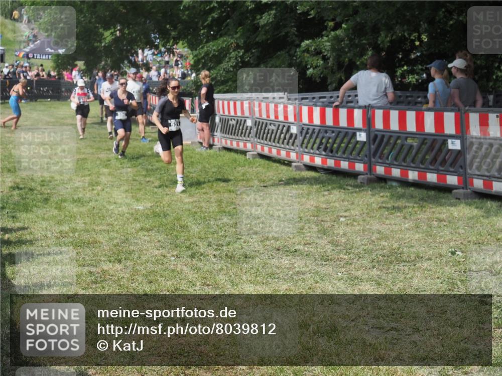 21.06.2025 - 27. Vierlanden-Triathlon KatJ http://msf.ph/oto/8039812 15.06.2025 11:37:24 Schwimmen  meine-sportfotos.de