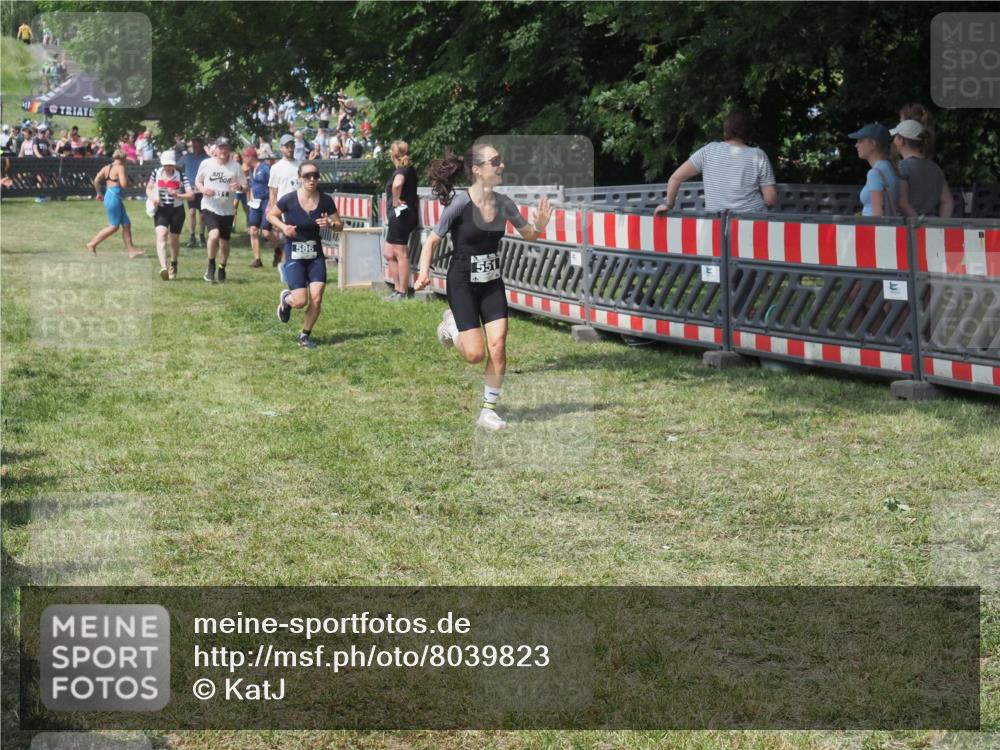 21.06.2025 - 27. Vierlanden-Triathlon KatJ http://msf.ph/oto/8039823 15.06.2025 11:37:25 Schwimmen  meine-sportfotos.de