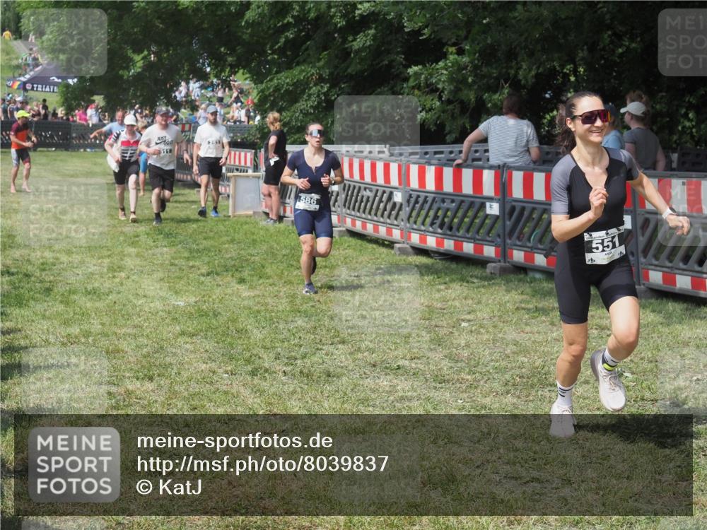 21.06.2025 - 27. Vierlanden-Triathlon KatJ http://msf.ph/oto/8039837 15.06.2025 11:37:26 Schwimmen  meine-sportfotos.de