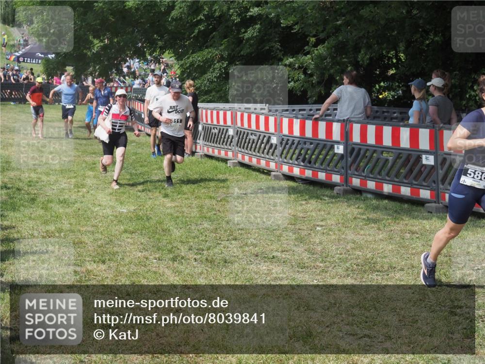 21.06.2025 - 27. Vierlanden-Triathlon KatJ http://msf.ph/oto/8039841 15.06.2025 11:37:27 Schwimmen  meine-sportfotos.de