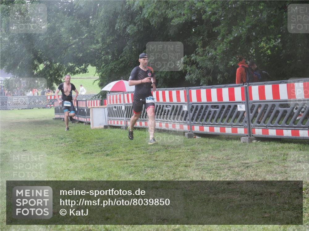 21.06.2025 - 27. Vierlanden-Triathlon KatJ http://msf.ph/oto/8039850 15.06.2025 14:25:03 Ziel 1246, 1306 meine-sportfotos.de