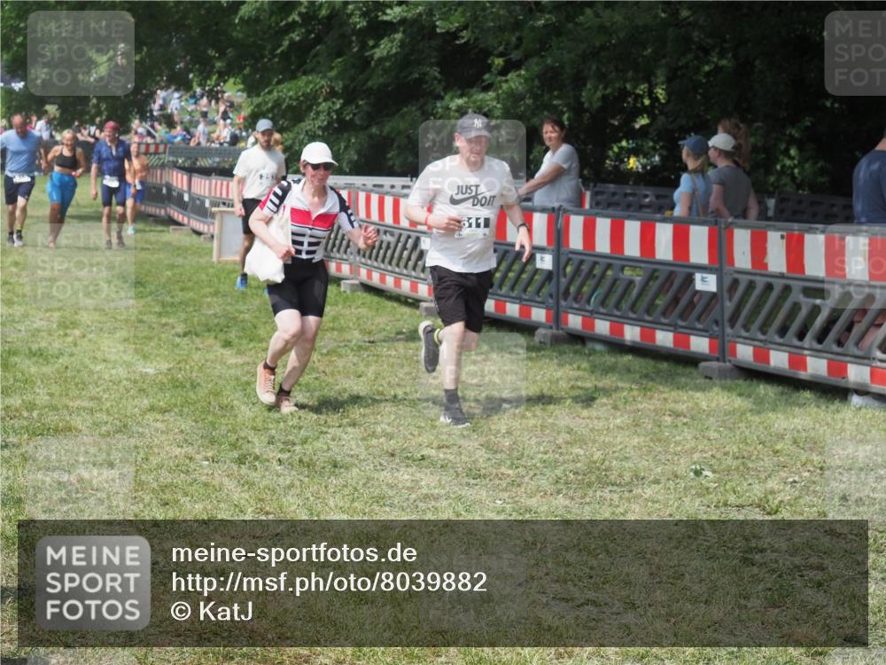 21.06.2025 - 27. Vierlanden-Triathlon KatJ http://msf.ph/oto/8039882 15.06.2025 11:37:29 Schwimmen  meine-sportfotos.de