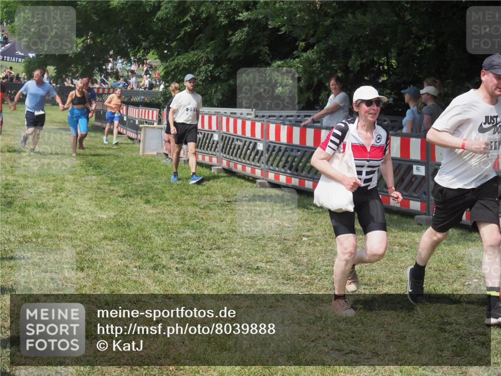 21.06.2025 - 27. Vierlanden-Triathlon KatJ http://msf.ph/oto/8039888 15.06.2025 11:37:30 Schwimmen  meine-sportfotos.de