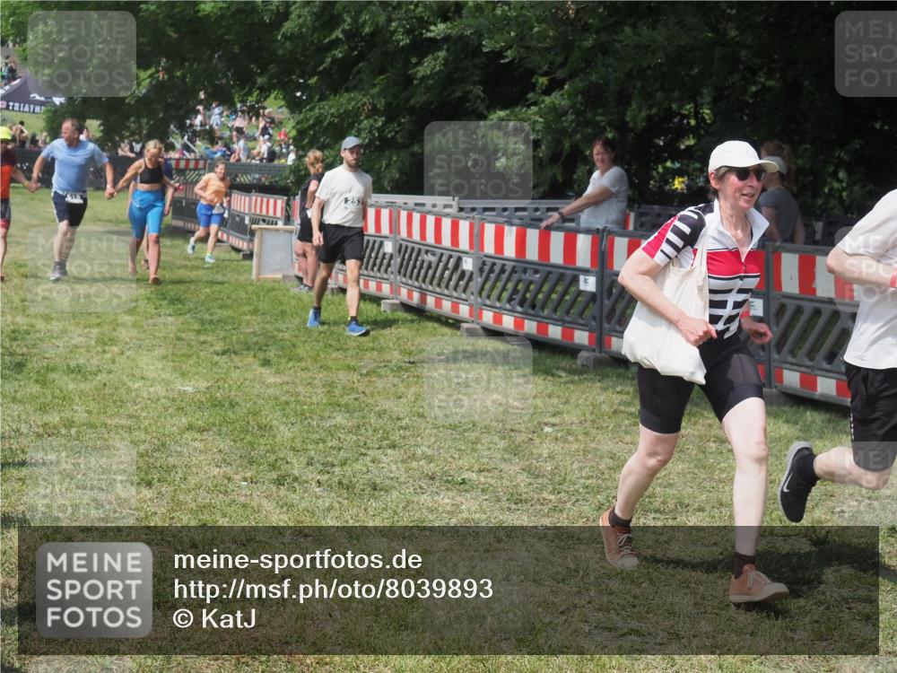 21.06.2025 - 27. Vierlanden-Triathlon KatJ http://msf.ph/oto/8039893 15.06.2025 11:37:30 Schwimmen  meine-sportfotos.de