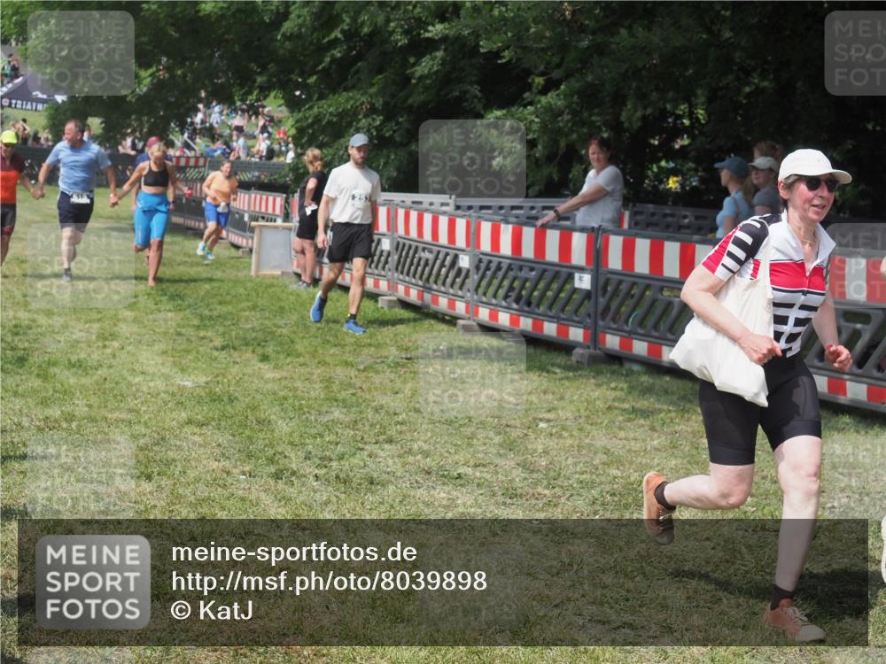 21.06.2025 - 27. Vierlanden-Triathlon KatJ http://msf.ph/oto/8039898 15.06.2025 11:37:30 Schwimmen  meine-sportfotos.de