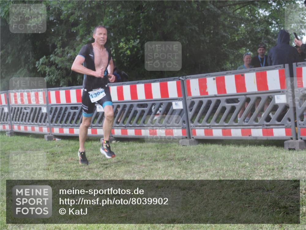 21.06.2025 - 27. Vierlanden-Triathlon KatJ http://msf.ph/oto/8039902 15.06.2025 14:25:06 Ziel 1246, 1306 meine-sportfotos.de