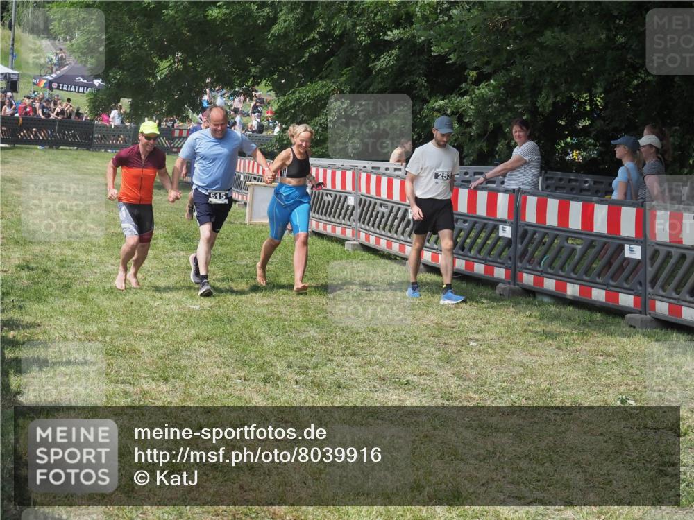 21.06.2025 - 27. Vierlanden-Triathlon KatJ http://msf.ph/oto/8039916 15.06.2025 11:37:32 Schwimmen  meine-sportfotos.de
