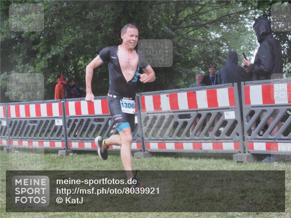 21.06.2025 - 27. Vierlanden-Triathlon KatJ http://msf.ph/oto/8039921 15.06.2025 14:25:06 Ziel 1246, 1306 meine-sportfotos.de