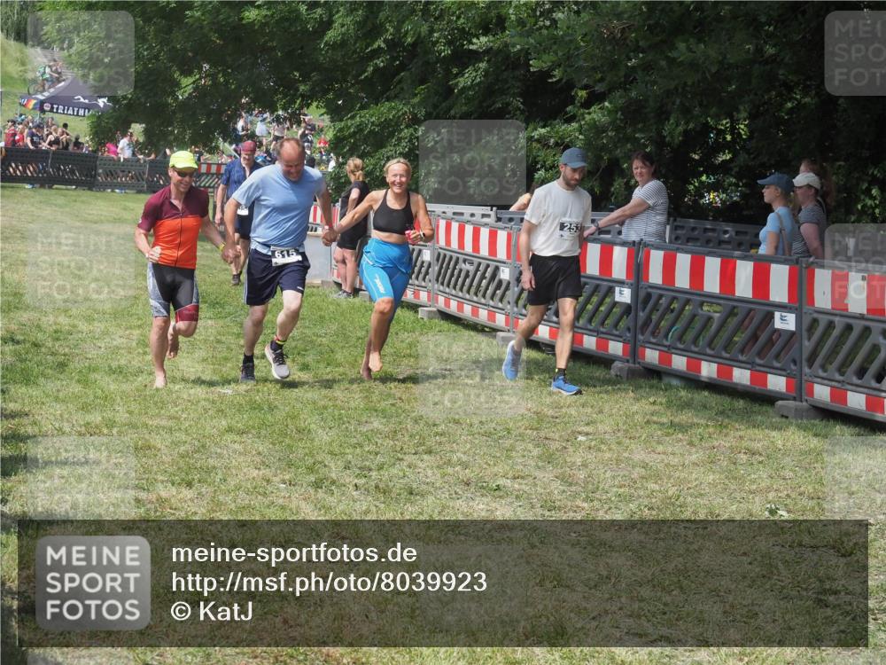 21.06.2025 - 27. Vierlanden-Triathlon KatJ http://msf.ph/oto/8039923 15.06.2025 11:37:32 Schwimmen  meine-sportfotos.de