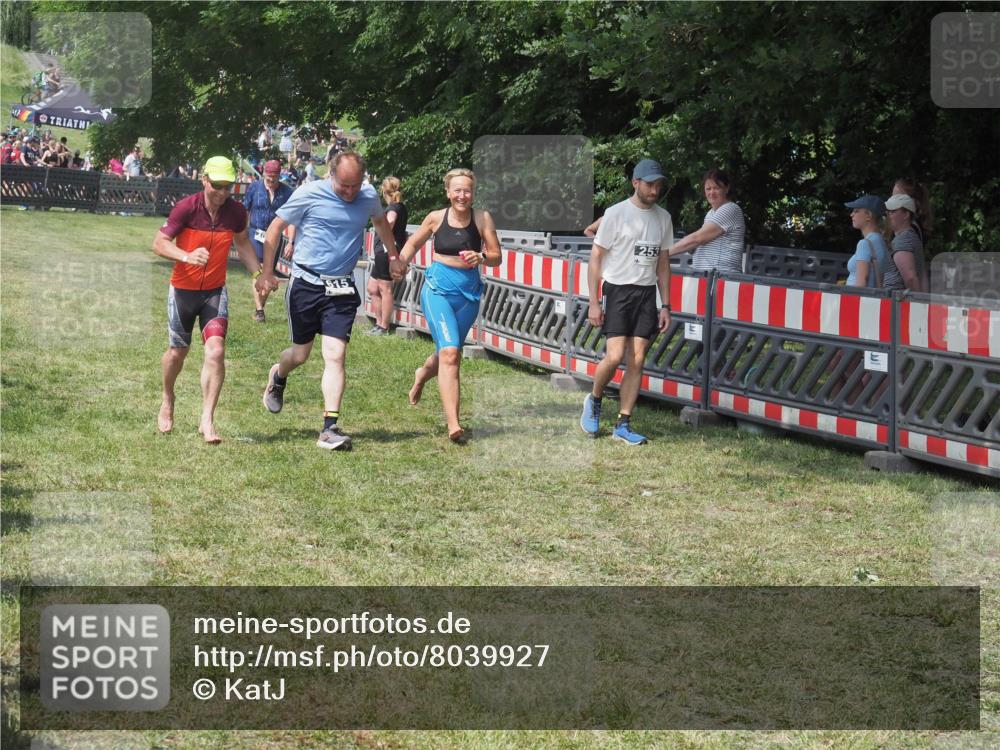 21.06.2025 - 27. Vierlanden-Triathlon KatJ http://msf.ph/oto/8039927 15.06.2025 11:37:32 Schwimmen  meine-sportfotos.de