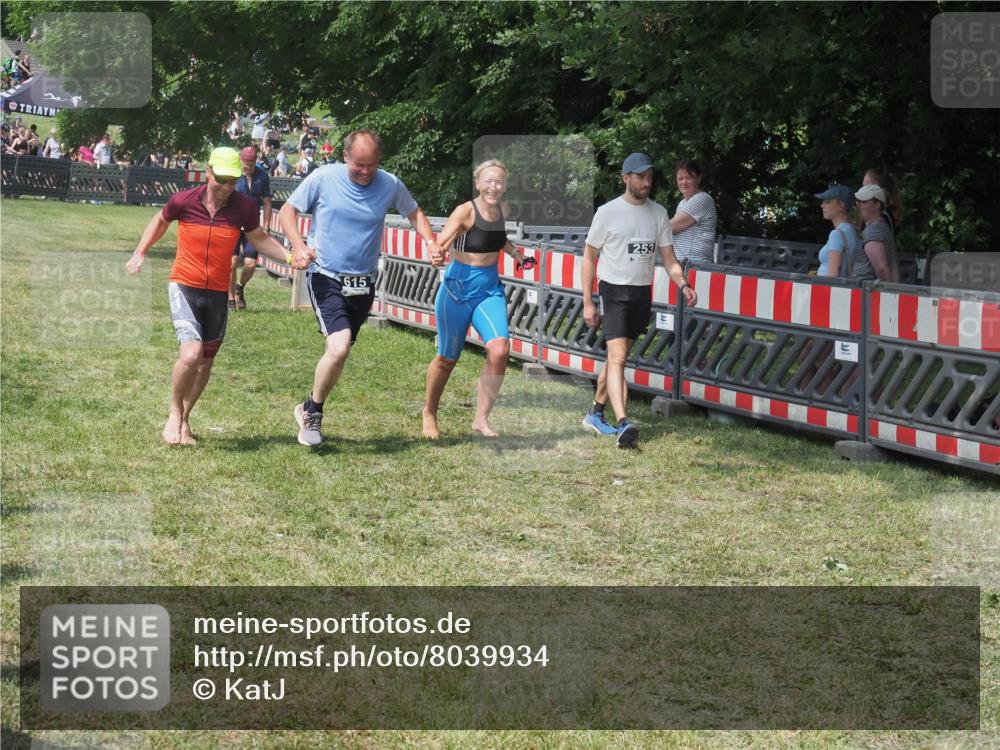 21.06.2025 - 27. Vierlanden-Triathlon KatJ http://msf.ph/oto/8039934 15.06.2025 11:37:32 Schwimmen  meine-sportfotos.de