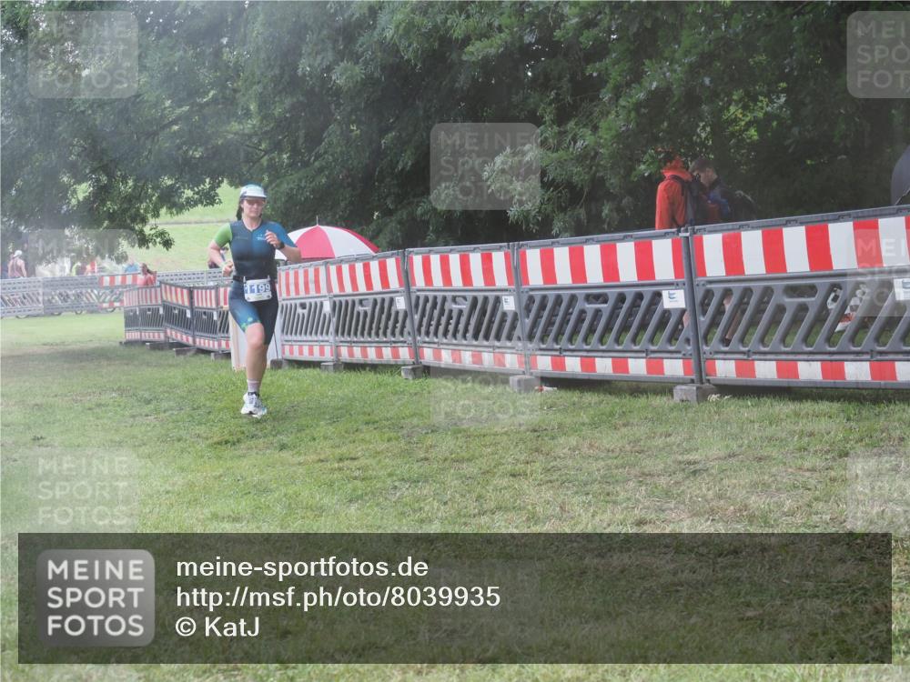 21.06.2025 - 27. Vierlanden-Triathlon KatJ http://msf.ph/oto/8039935 15.06.2025 14:25:18 Ziel 1199 meine-sportfotos.de