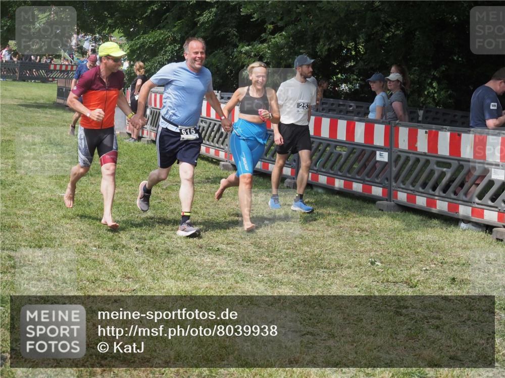 21.06.2025 - 27. Vierlanden-Triathlon KatJ http://msf.ph/oto/8039938 15.06.2025 11:37:33 Schwimmen  meine-sportfotos.de